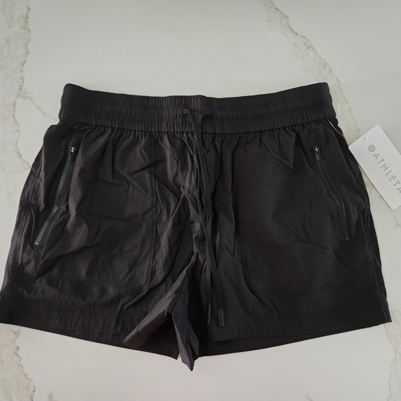 Athleta Pants - NWT Athleta Trekkie North Short
